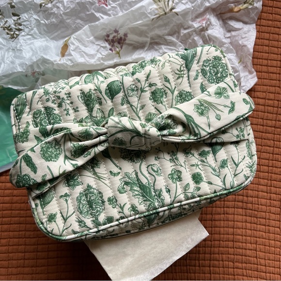 2025 Tata’s Cyber Week Gift Set - Picture 4 of 9